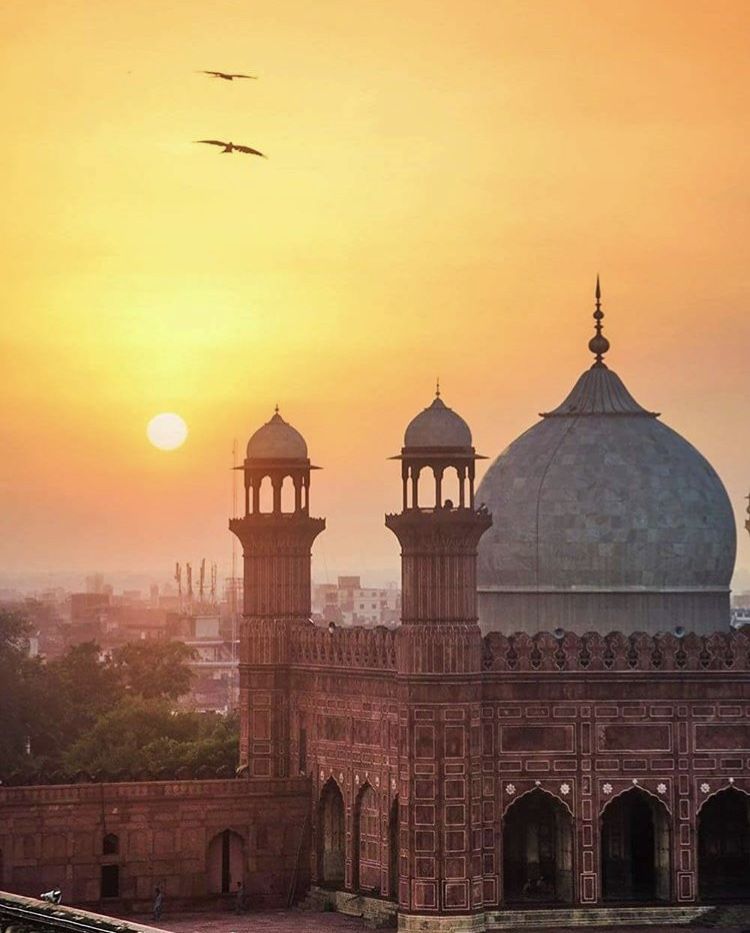 A Mughal mosque in Lahore at sunrise